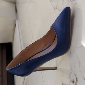 NWOT Blue Pumps